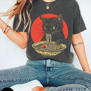 黒猫Tシャツ、猫好きへのギフト、ラーメンかわいいシャツ、オルタナティブファッション、アニメ猫、日本人、グルメシャツ、ラーメン好き、キティTシャツギフト