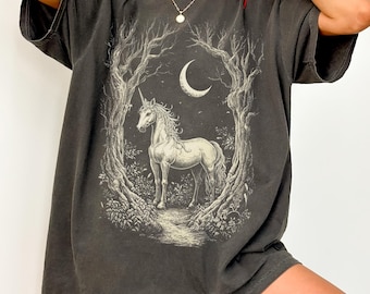 Magisches Einhorn Shirt, wunderliches Mondlicht T-Shirt, süßes Geschenk für Einhorn Liebhaber, himmlische Mode, perfekt für Fantasy Liebhaber