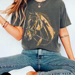 Chemise cheval, t-shirt équestre, cadeau pour amoureux des animaux, chemise équine, vêtements d'équitation, haut graphique cheval, cadeau pour amoureux des chevaux