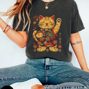 Maneki neko shirt, Japanese lucky cat, Fortune cat, Lucky cat, Beckoning cat, Kawaii clothing, Japanese cat shirt, Waving cat shirt, Unisex