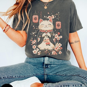 Maneki neko shirt, Japanese lucky cat, Fortune cat, Lucky cat, Beckoning cat, Kawaii clothing, Japanese cat shirt, Waving cat shirt, Unisex