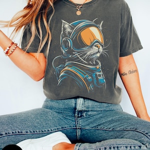 Kosmisches Feline Top, Astronauten Katzen Kleidung, Kosmisches Feline Top, Katzen Liebhaber T-Shirt, Astronauten Katzen Kleidung, Katzen Mama Papa Geschenk, Weltraum, kosmische Katze