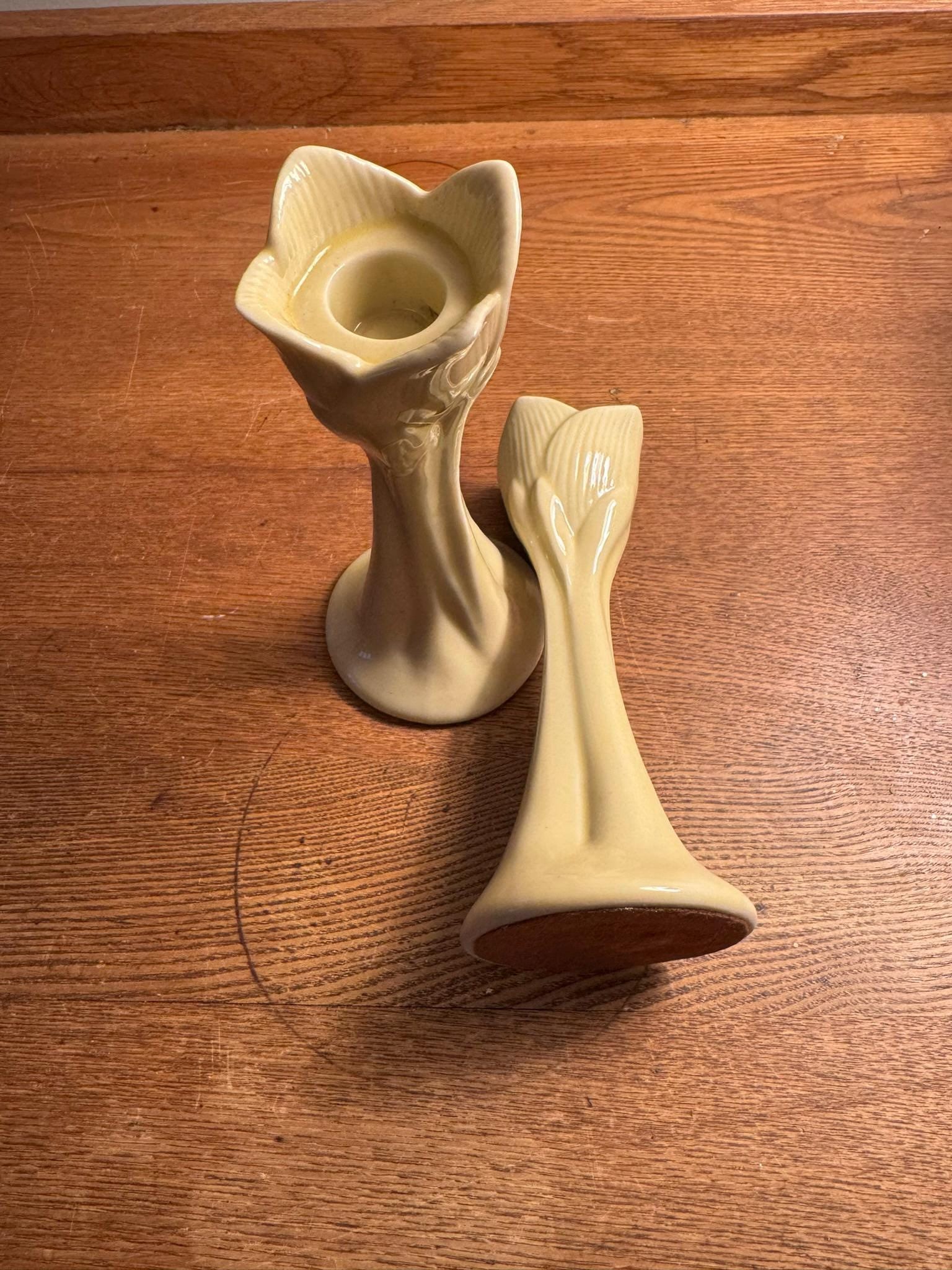 Set of 2 VINTAGE MCM tulip-shaped flower/pedal candlesticks in soft/pale yellow - made by Colonial Candle, Japan 1970s