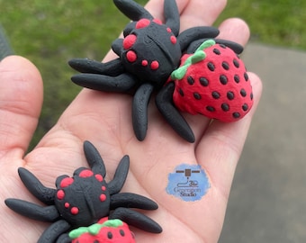 Articulated Strawberry Spider | Strawberrantula Fidget Toy | Strawberry Flexi Jumping Spider | 3D Printed Tarantula | Berry Cute Spider