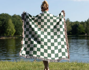 Green and white checker throw blanket, checkered wall tapestry with fringe, retro checkerboard cotton bedspread, aesthetic dorm room decor