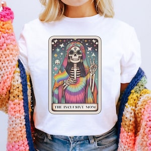 Gratis mam knuffels, Mom Pride-shirt, Pride-outfit, LGBTQ-shirt, queer shirt, Pride Month-T-shirt, mensenrechtenshirt, Gay Pride-shirt, Trans Pride
