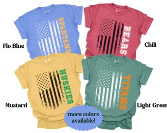 Camisetas con nombre de equipo escolar, camisetas personalizadas con mascota, camisetas con espíritu escolar, camisetas de equipo deportivo patriótico, camisetas con mascota de equipo, camisetas con logotipo escolar