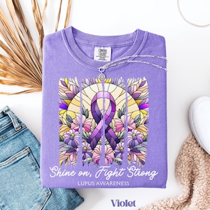 Lupus Shirt für Frauen, Lupus Bewusstsein Tshirt, unsichtbare chronische Krankheit Geschenk, lila Band Shirt, Lupus Kämpfer T-Shirt, Lupus Krieger Shirt