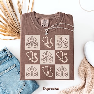 Camiseta de terapeuta respiratório, presente para radioterapia, camiseta de pneumologista, semana respiratória, camiseta de terapia respiratória, camiseta fofa com estetoscópio e pulmões