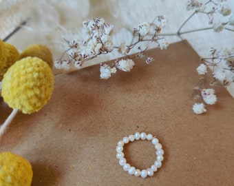 Süßwasserperle | Handgemachter & zarter Perlenring aus Süßwasserperlen|delicate pearl ring|Geschenkidee für Mama | Kleinigkeit | Muttertag