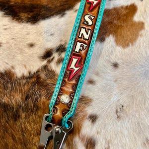 Pulsera de cuero personalizada con iniciales