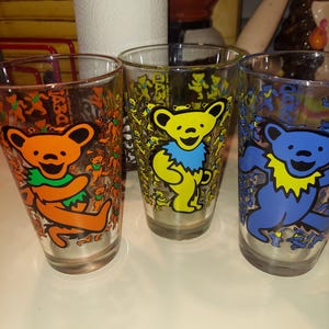 GRATEFUL DEAD Iconic Dancing Bears Drinking Glasses Tumblers Set of 3 Barware colorful glasses hippie style