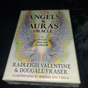 Neu in den Boxen The Divine Masters Orakel von Kyle Gray, 44 Karten Deck und Angels & Auras Orakel Deck |