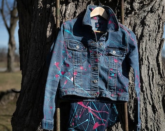 Handbemalte BlueNote_StrechJeanJacket_SzM, tolles Geschenk für Freundin, tolles Geschenk für Künstler, tolles Geschenk für modische Mädchen.