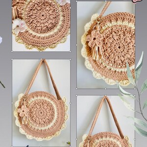Puede incluir: Un bolso redondo de ganchillo en tonos melocotón y crema, con un borde festoneado y una correa larga. El bolso tiene un adorno floral y una borla. La palabra "Inspiracja" está escrita en cursiva en la parte inferior.