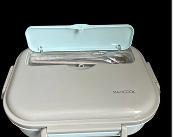 insulated stainless steel lunch box with lid, divided into several compartments, ideal for lunch break or travel.
