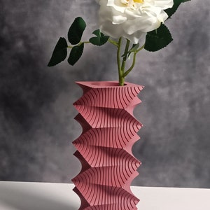 Sophisticated 3D Printed Geometric Vase 'Anio' for Dried Flowers, Minimalistic Centrepiece for Home & Office Décor,  Morandi Purple