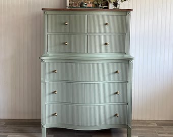 MCM Sage Green Serpentine Hepplewhite Dresser: Fluted Front, Brass Knobs