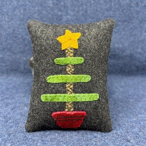 Kit; fun prim tree bowl filler/ornament wool applique kit wool felt pattern penny rug