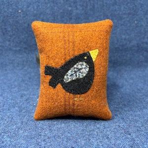 Kit; fun crow bowl filler wool applique kit pattern penny rug wool felt folk art