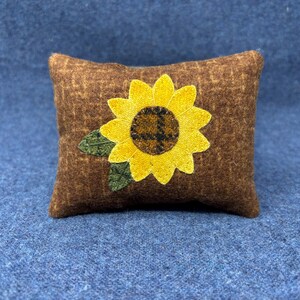 Kit; fun sunflower bowl filler wool applique kit pattern penny rug wool felt folk art