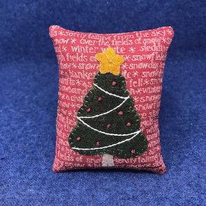 Kit; fun Christmas tree bowl filler/ornament wool applique kit wool felt pattern penny rug