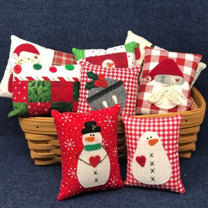 Kit; ultimate Christmas collection of bowl fillers/ornaments wool applique kit wool felt pattern penny rug