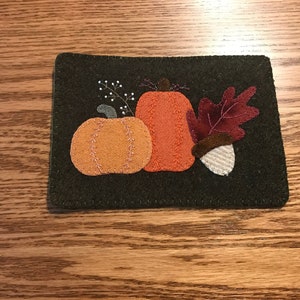 Kit; fun fall mat, wool applique kit wool felt pattern penny rug