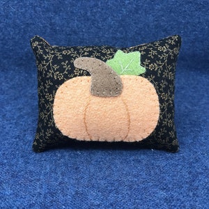 Kit; fun pumpkin bowl filler wool applique kit pattern penny rug wool felt folk art