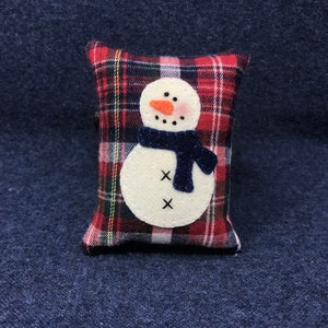 Kit; sweet snowman bowl filler/ornament wool applique kit pattern wool felt folk art