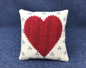 Kit;  patriotic heart bowl filler wool applique kit wool felt pattern penny rug