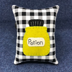 Kit; fun Halloween bowl filler, wool applique kit penny rug wool felt pattern