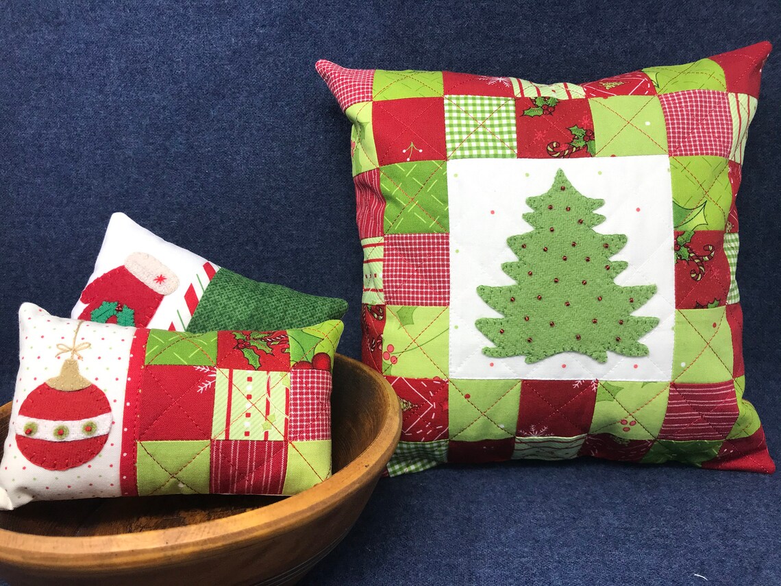 Kit Fun Christmas pillow wool applique kit pattern wool felt Etsy