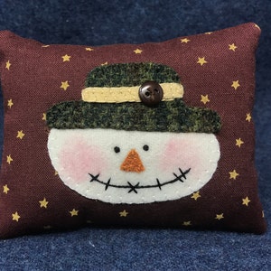 Kit; fun scarecrow bowl fillers wool applique kit pattern penny rug wool felt folk art
