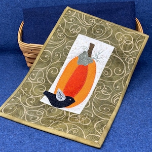 Kit; sweet pumpkin quilt/ wool applique pattern, kit