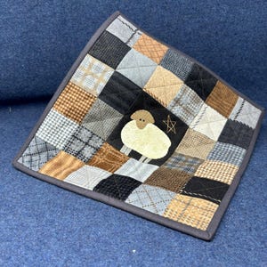Kit; sweet little sheep quilt/ wool applique pattern
