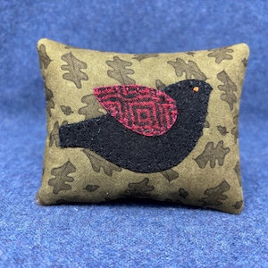 Kit; fun red winged blackbird bowl filler wool applique kit pattern penny rug wool felt folk art