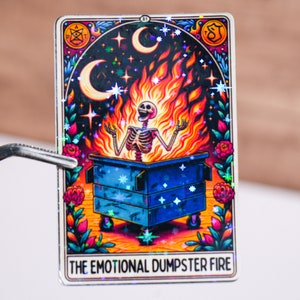 Der emotionale Müllcontainer Feuer Aufkleber, lustiger Tarot-Kartenaufkleber, Aufkleber für Erwachsene, Erwachsener Humor Zitat, wasserdicht, 2 bis 9 Zoll, Witchy