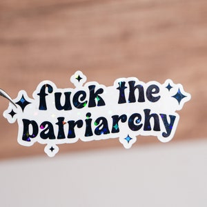 Naklejka „Pieprzyć patriarchat”, Naklejka feministyczna, Naklejka z motywacją do wzmocnienia pozycji kobiet, Wodoodporna, Inspirujący prezent, Minimalistyczny cytat motywacyjny