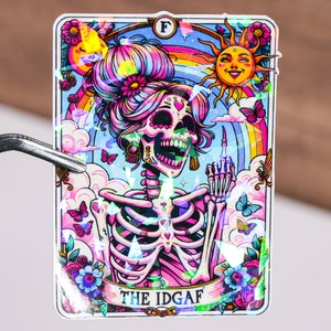 O adesivo IDGAF, decalque engraçado de carta de tarô, presente de rainha do drama, citação engraçada para mulheres e meninas, presente para ela, presente para esposa, à prova d'água, 2 "a 9"