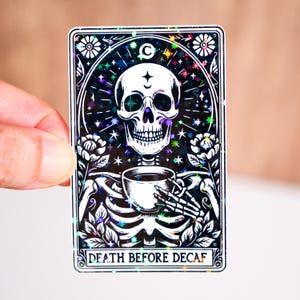 Adesivo de morte antes do descafeinado, Adesivo para amantes de café, Adesivo para garrafa de água feminino, À prova d'água, Decoração engraçada e humorística, Carta de tarô de esqueleto assustador