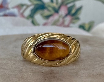 Tiger's Eye Croissant Ring [Water Resistant, Sweat Proof]