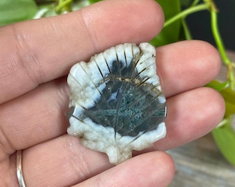 Hand Carved Moss Agate Leaf: India, .35oz