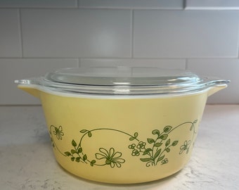 Vintage Pyrex 1 1/2 quart casserole with lid, Shenandoah pattern.
