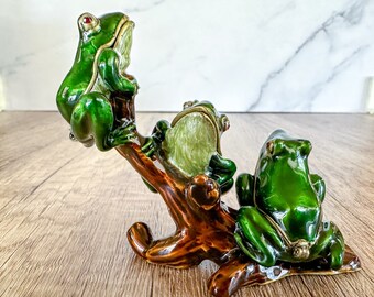 Three Frogs on a Log Trinket Box