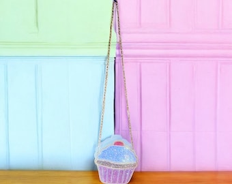 Cupcake Purse Crossbody with Gold Chain – Novelty Handbag for Sweet Style