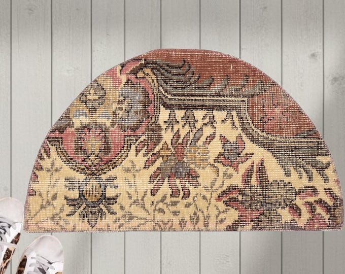 Vintage Turkish Isparta Semicircle Rug 1.4x2.5 ft | Distressed Ivory Wool Half Round Doormat | Handmade Anatolian Entry Rug