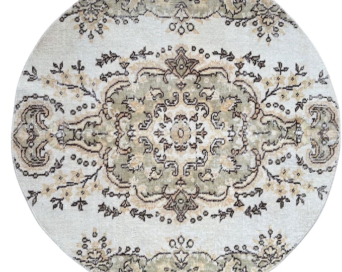 Round Turkish Wool Rug Vintage Handmade Oushak Floral Medallion Decor