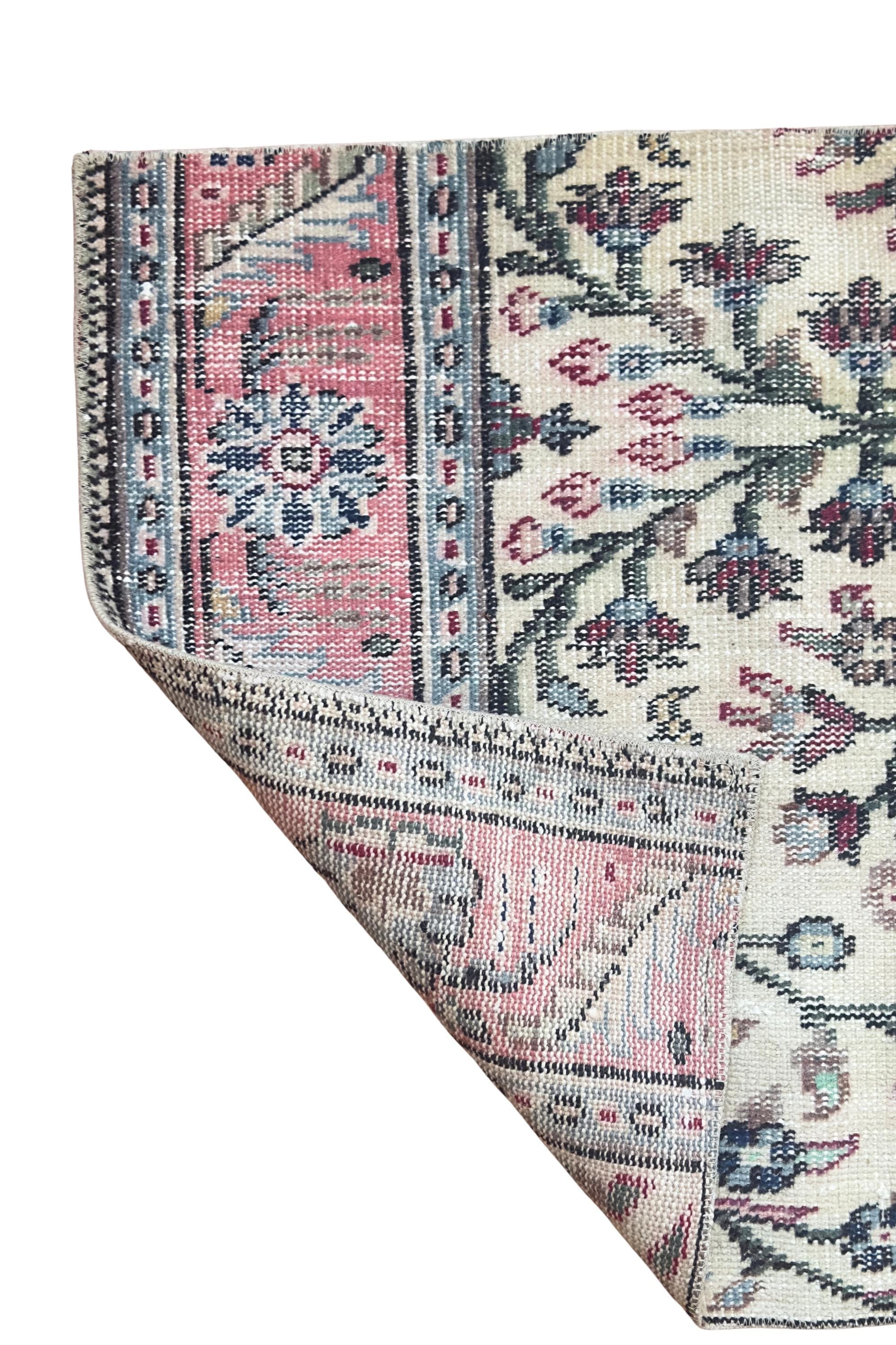 Vintage Turkish Isparta Runner Rug, Hand-Knotted Wool Floral, Faded Ivory Pink, 70x173 cm – view 3