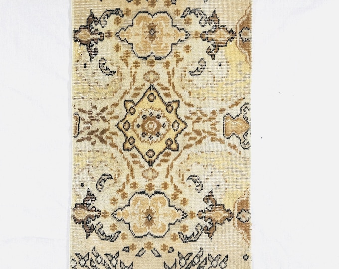 Vintage Turkish Short Runner Rug Neutral Wool Kitchen Bedside Rug 1.7x3.8 ft